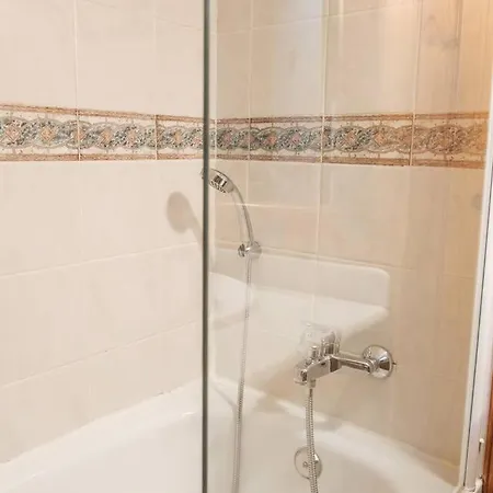 Apartment - Baignoire & Vue Sur Les Montagnes - Machine A Laver - 2 Personnes *